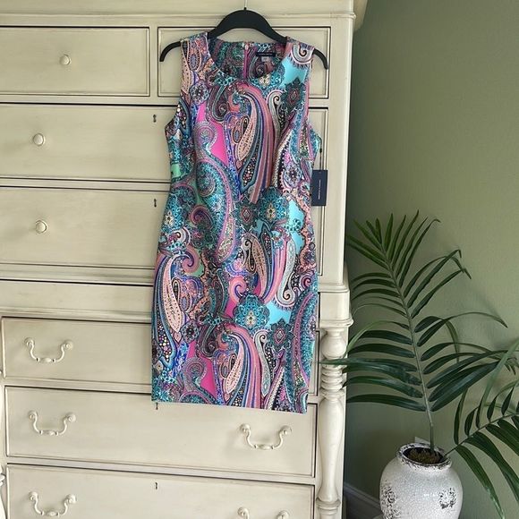 Tommy Hilfiger Dresses & Skirts - Tommy Hilfiger Paisley Sheath Dress Size 8